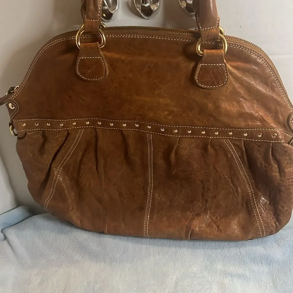 Destressed Leather Innue Bag